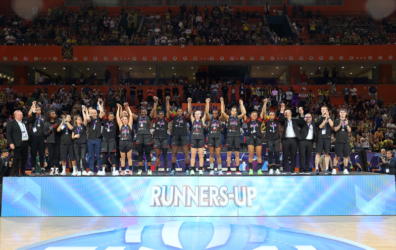 FIBA Kadınlar Avrupa Ligi şampiyonu Fenerbahçe, kupasını aldı 5