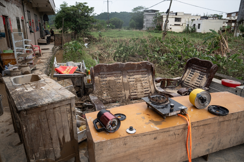 Çin'de yaşanan sele dönüşen şiddetli yağış Guangdong eyaletini vurdu 16