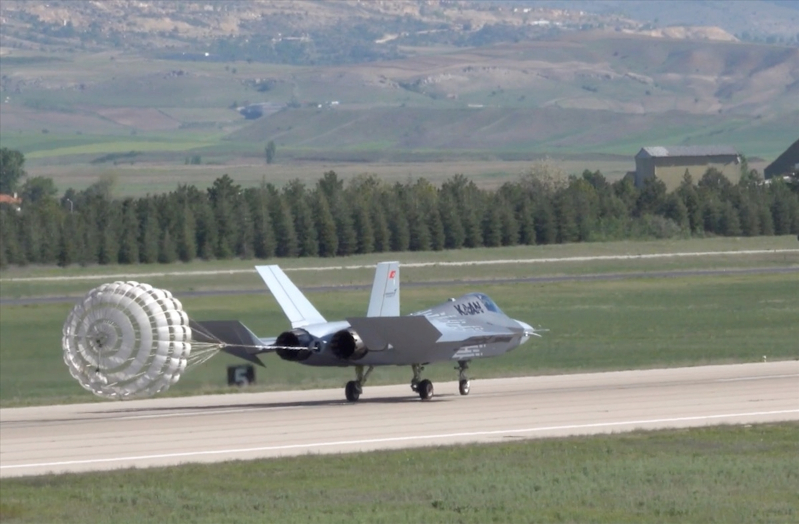 Milli muharip uçak KAAN, ikinci uçuşunu başarıyla tamamladı 1