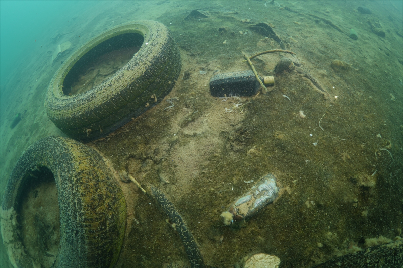 Dalgıçlar Van Gölü'nde dip temizliği yaptı 7