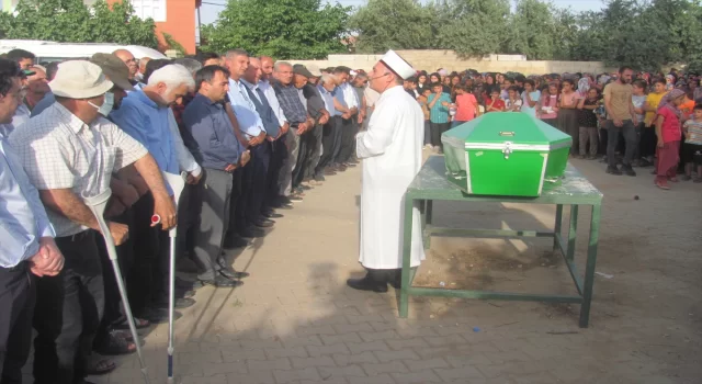 Gaziantep’te çöken duvarın altında kalarak ölen 2 çocuğun cenazesi defnedildi