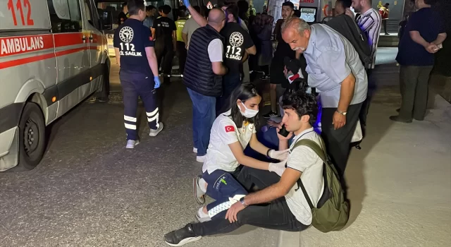 Bursa’da minibüsün direğe çarpması sonucu 12 kişi yaralandı