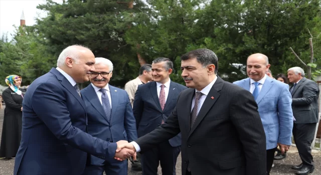 Ankara Valisi Şahin, Kızılcahamam’da karne törenine katıldı