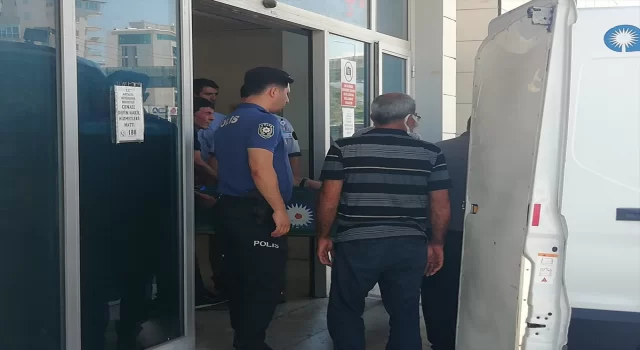 Antalya’da tüfekle öldürülen anne ve 2 çocuğunun cenazeleri yakınlarına teslim edildi
