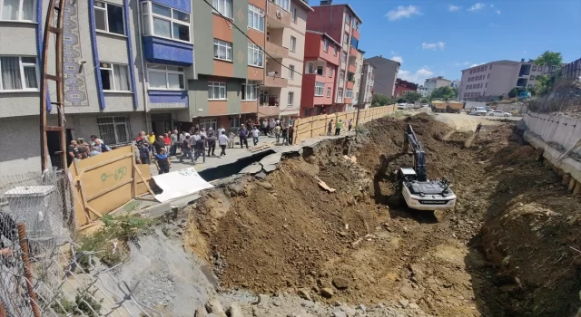 Sarıyer’de inşaat sırasında çöken yola vatandaşlar tepki gösterdi