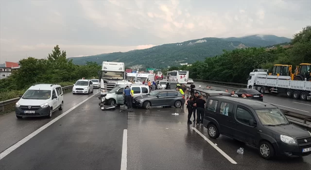 Anadolu Otoyolu’nda zincirleme trafik kazasında 8 kişi yaralandı