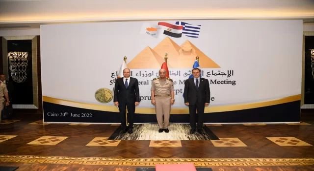 Mısır, GKRY ve Yunanistan Savunma Bakanları Kahire’de askeri iş birliğini görüştü