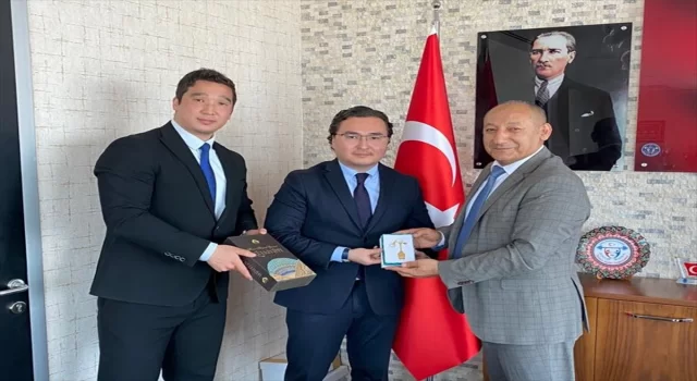 Kazak yetkililer, Türkiye Halter Federasyonunu ziyaret etti