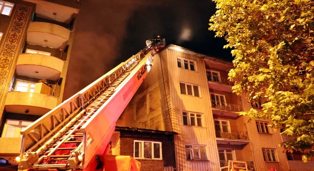 Erzurum’da 3 metruk bina yandı