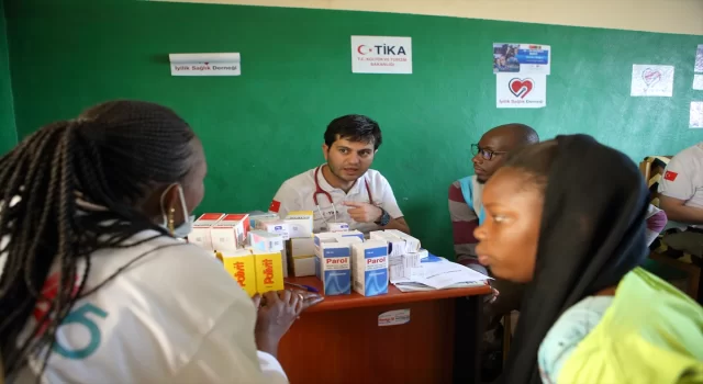 İyilik Sağlık Derneği hekimleri Mali’ye sağlık hizmeti götürdü