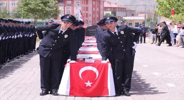 Bitlis’te mezun olan 452 polis adayı için tören düzenlendi