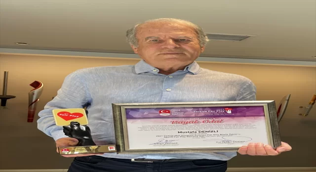 TMOK FairPlay Davranış Büyük Ödülü, teknik direktör Mustafa Denizli’ye verildi