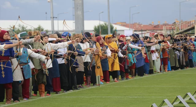 Erzincan’daki geleneksel okçuluk Türkiye şampiyonası devam ediyor