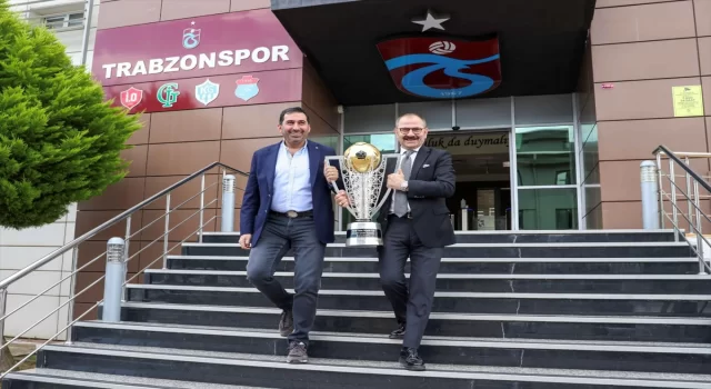 Trabzonspor’un şampiyonluk kupası müzedeki yerini aldı