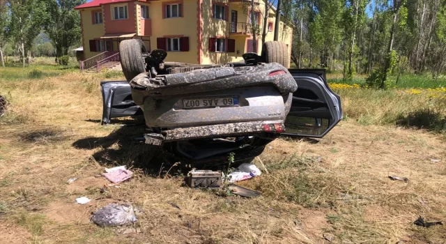 Sivas’ta devrilen otomobildeki 3 kişi öldü, 1 kişi yaralandı