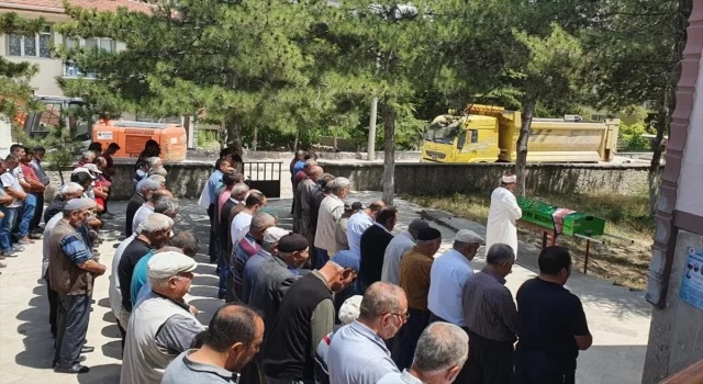 Kırşehir’de erkek kardeşi tarafından öldürülen kadının cenazesi defnedildi