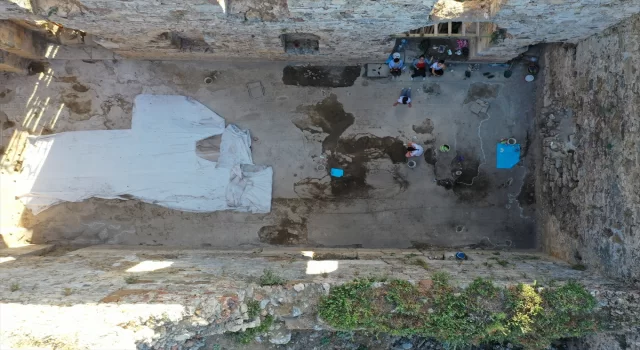 Alanya’da 164 metrekarelik Herakles mozaiği bulundu