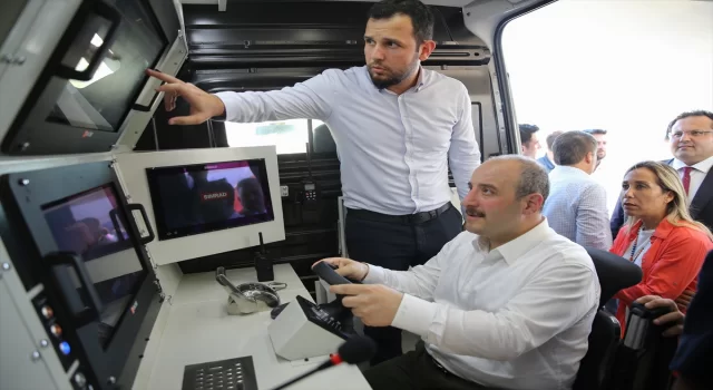Sanayi ve Teknoloji Bakanı Varank, Antalya’da insansız deniz aracını kullandı:
