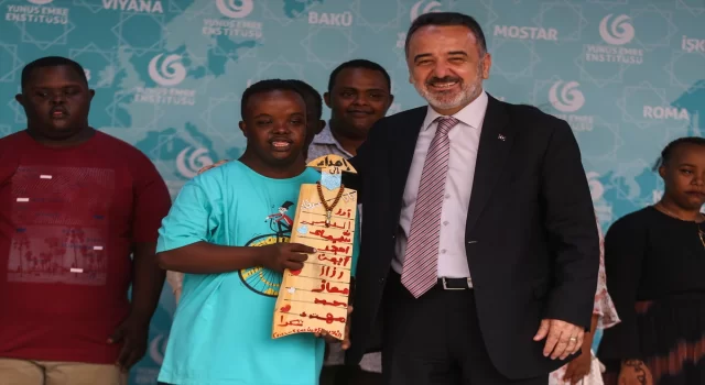 Hartum Büyükelçiliği, Sudan’da başarılı down sendromlu ve görme engelli öğrencileri ödüllendirdi