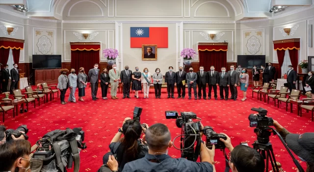 Tayvan lideri Tsai, adayı ziyaret eden Pelosi’ye şeref madalyası verdi