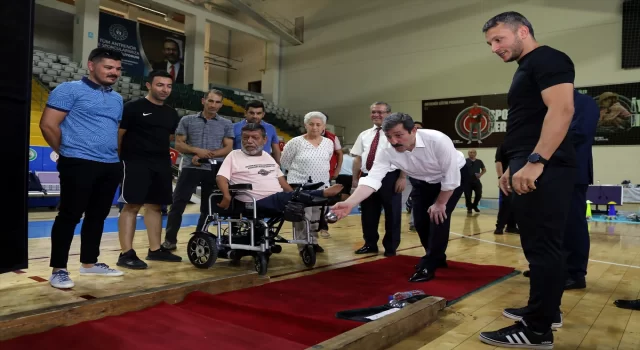 Muğla’da engelli öğrencilere spor malzemeleri dağıtıldı