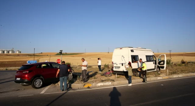 Sivas’ta otomobille motokaravanın çarpıştığı kazada 7 kişi yaralandı