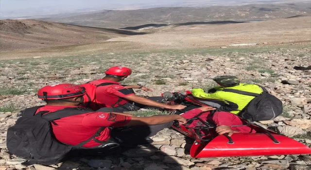 Erciyes Dağı’na tırmanırken düşerek yaralanan dağcıyı JAK timi kurtardı