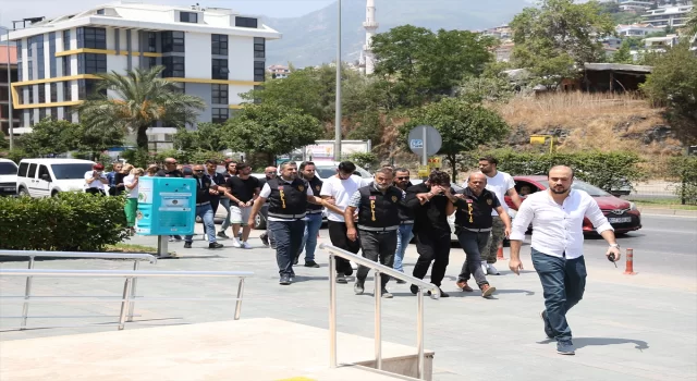 Antalya’da suç örgütüne yönelik operasyonda 9 kişi yakalandı