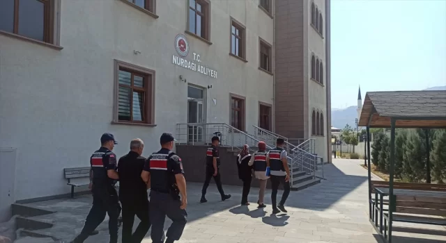 Gaziantep’te ”kara para” akladıkları iddiasıyla yakalanan iki zanlıdan biri tutuklandı