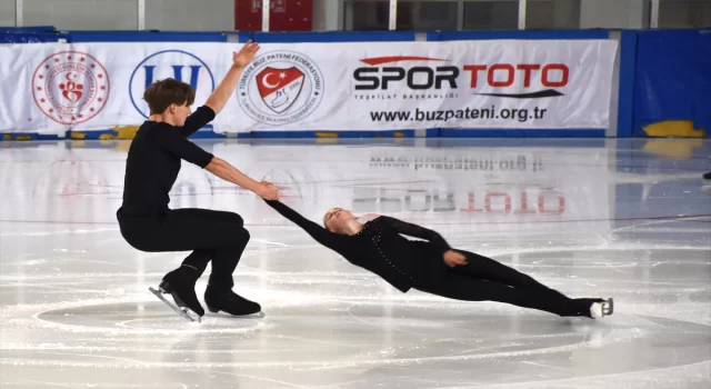 Rus artistik buz pateni sporcuları, uluslararası organizasyonlara Erzurum’da hazırlanıyor