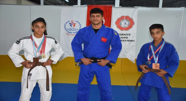Özel harekat polisinin yetiştirdiği judocu kuzenler, Balkan Şampiyonası’nda madalya peşinde