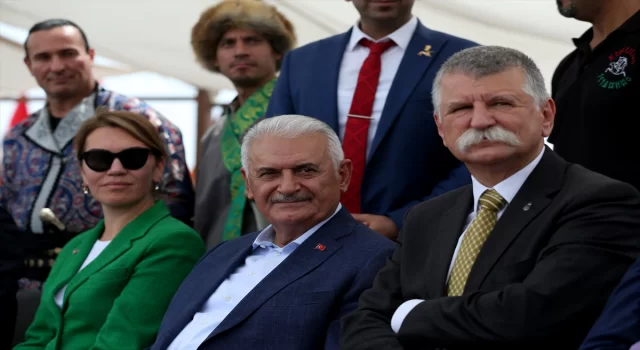 Türk kökenli milletler Macaristan’daki ”Büyük Kurultay”da bir araya geldi