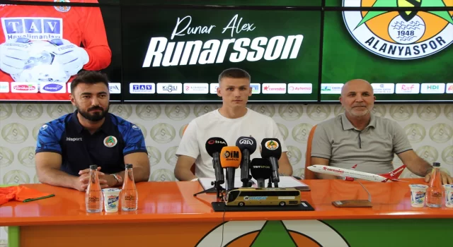 Alanyaspor, Arsenal’den kaleci Runarsson’u bir yıllığına kiraladı: