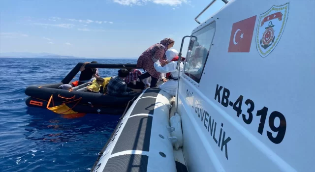 İzmir açıklarında 65 düzensiz göçmen kurtarıldı, 192 göçmen yakalandı
