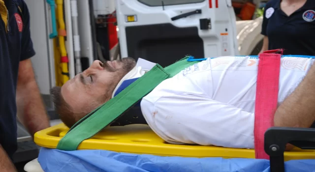 Kartal’da İSKİ’nin çalışması sırasında kazılan çukura düşen motosikletli kurye yaralandı