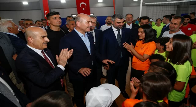 İçişleri Bakanı Soylu, Mardin Ömerli’de çocuk ve gençlerle bir araya geldi 