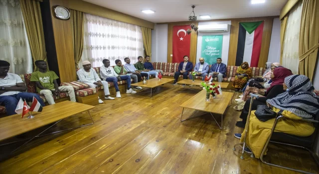 Sudan’da Türkiye Burslarını kazanan öğrencilere uğurlama etkinliği düzenlendi