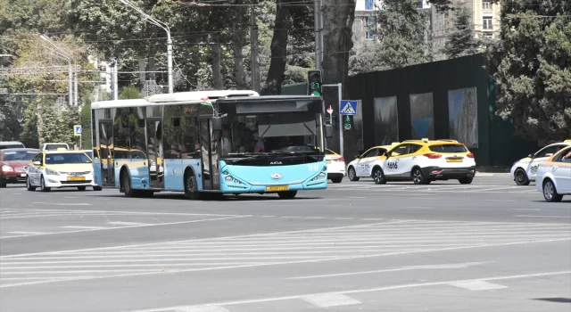 Duşanbe halkı TürkTacik yatırımıyla üretilen otobüslerle yolculuk yapıyor