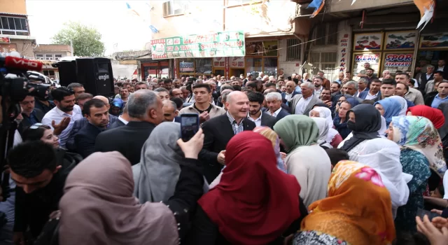 İçişleri Bakanı Soylu, Diyarbakır Silvan ve Hazro’da vatandaşlarla bir araya geldi 