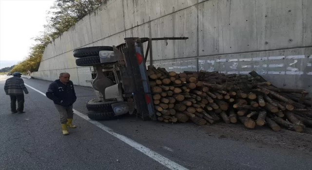 Sinop’ta araba ile traktör çarpıştı 5 kişi yaralandı