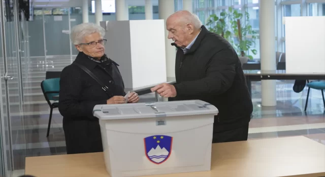 Slovenya’da halk, cumhurbaşkanı seçiminin ikinci turunda sandık başında