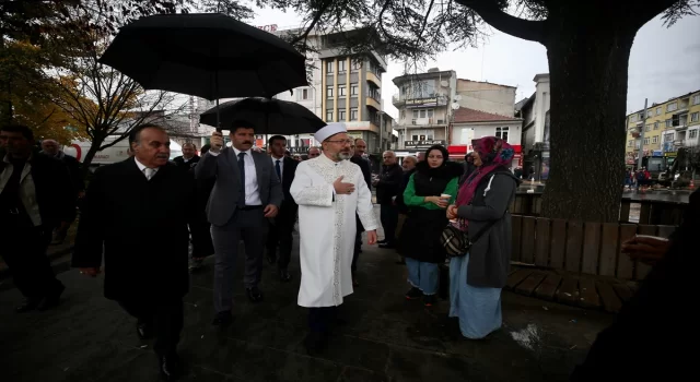 Diyanet İşleri Başkanı Erbaş, Düzce’de depremde hasar gören camileri inceledi: