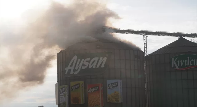 Edirne’de yağ fabrikasında çıkan yangına müdahale ediliyor