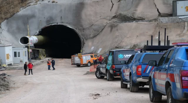 Bayburt’ta Kop Tüneli inşaatında meydana gelen göçükte 5 işçi yaralandı