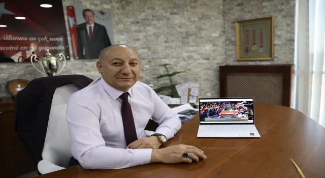 Türkiye Halter Federasyonu Başkanı Ünlü, AA ”Yılın Fotoğrafları”nı oyladı