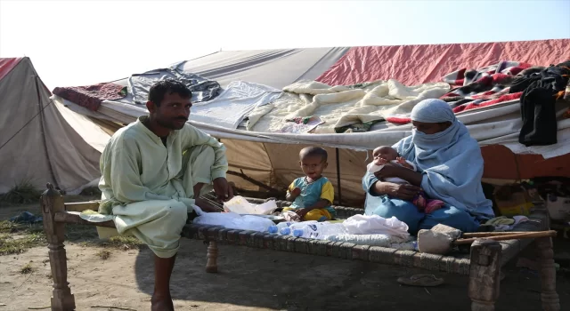Pakistan’da kış, zor durumdaki selzedelerin mağduriyetini artırdı