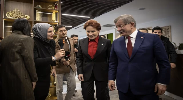 İYİ Parti Genel Başkanı Akşener, Gelecek Partisi Genel Başkanı Davutoğlu ile bir araya geldi