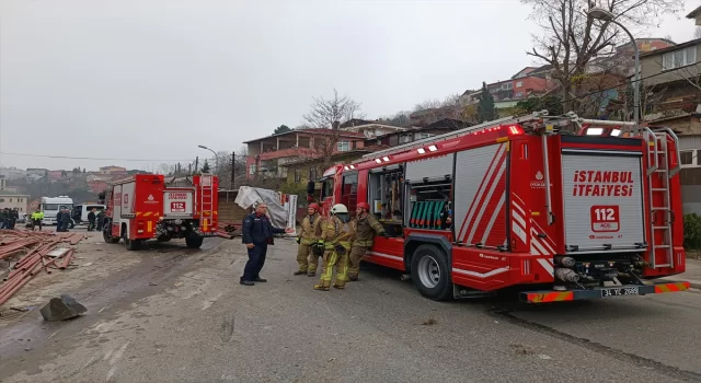 Beykoz’da istinat duvarına çarparak devrilen kamyondaki 2 kişi yaralandı