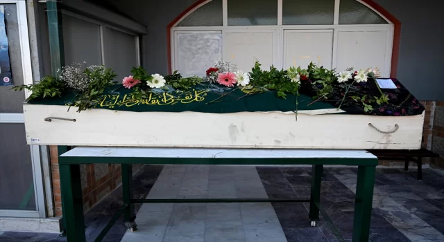 GÜNCELLEME İzmir’de öldürülen kadının cenazesi toprağa verildi