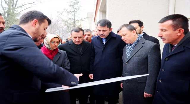 Bakan Kurum, Ankara’daki ”Saraçoğlu Mahallesi Yenileme Alanı”nda incelemelerde bulundu: